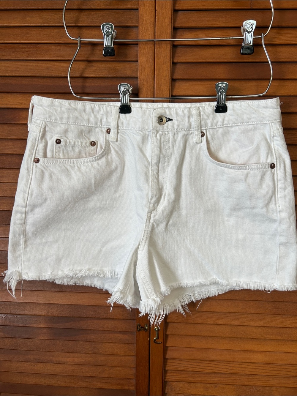 Women’s White Denim Frayed Hem Shorts